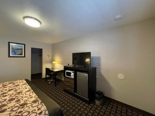 Beverly Lodge image 17