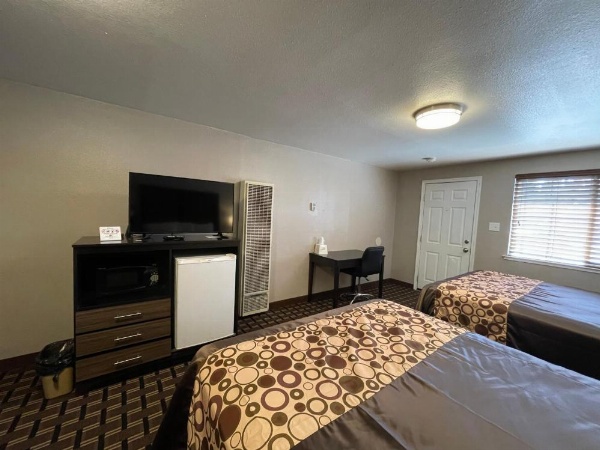 Beverly Lodge image 25